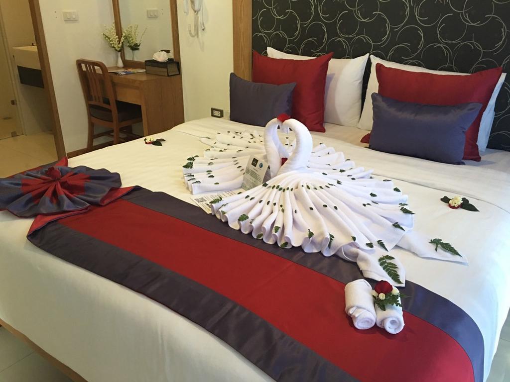 Grand Nai Harn Suites Rawai Eksteriør billede
